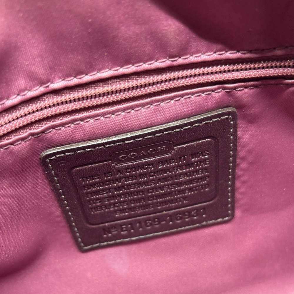 Elegant Brown Leather Shoulder Bag - Picture 6 of 6